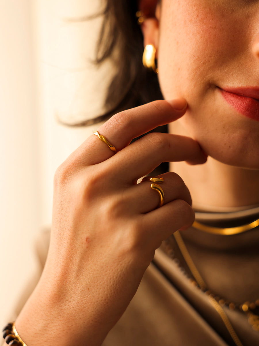 Modern Curve Ring