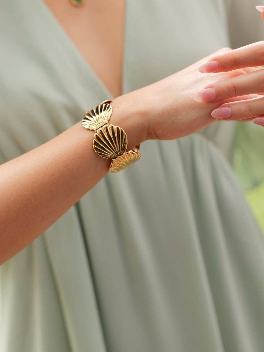 Shell Dream Armcuff