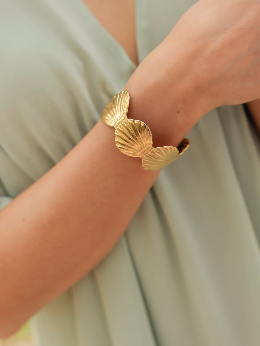 Shell Dream Armcuff