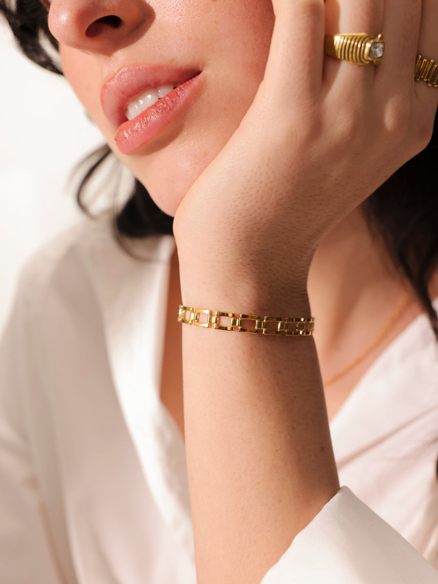 Dainty Loop Armcuff