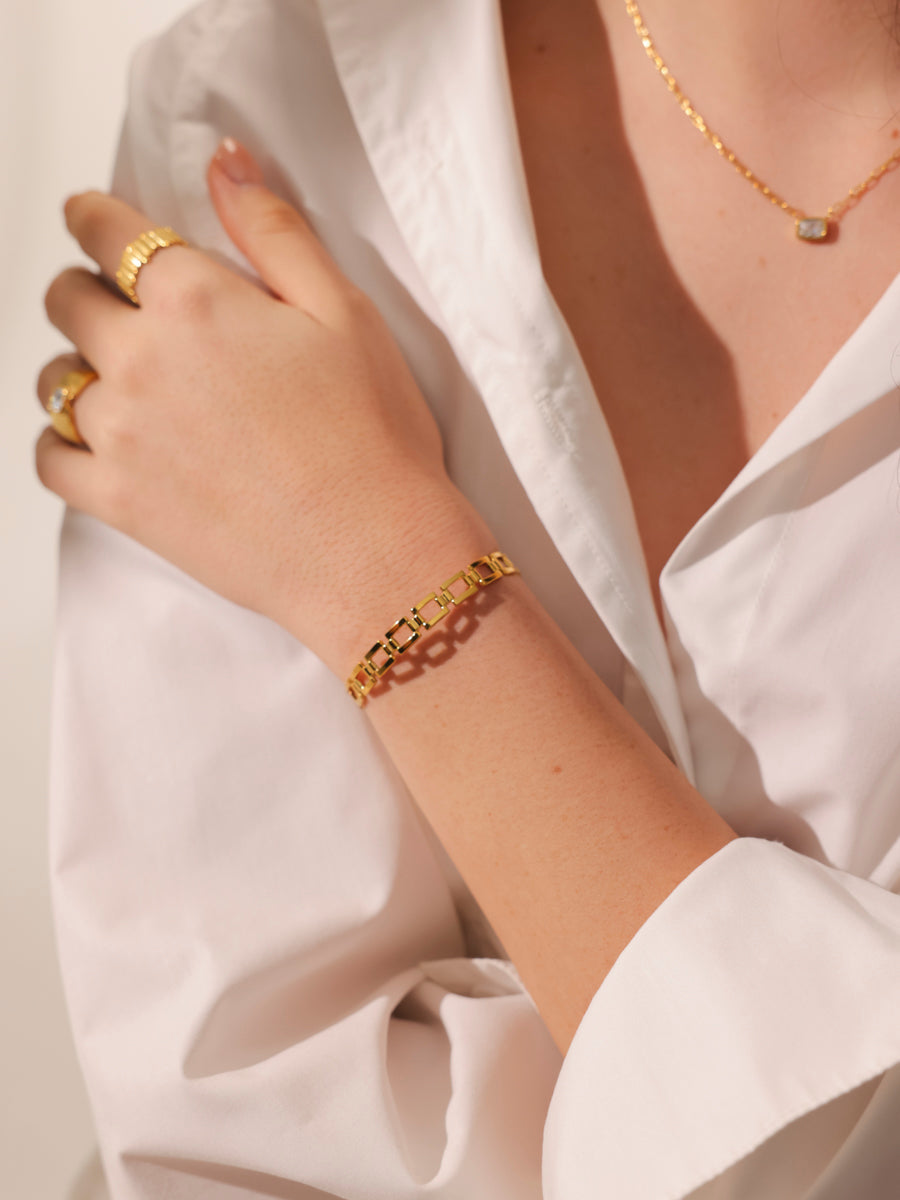 Dainty Loop Armcuff