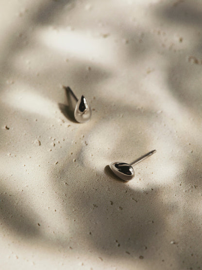 Minimalist Droplet Ohrringe
