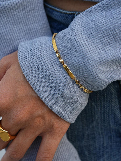 Full of Twist ARMBAND