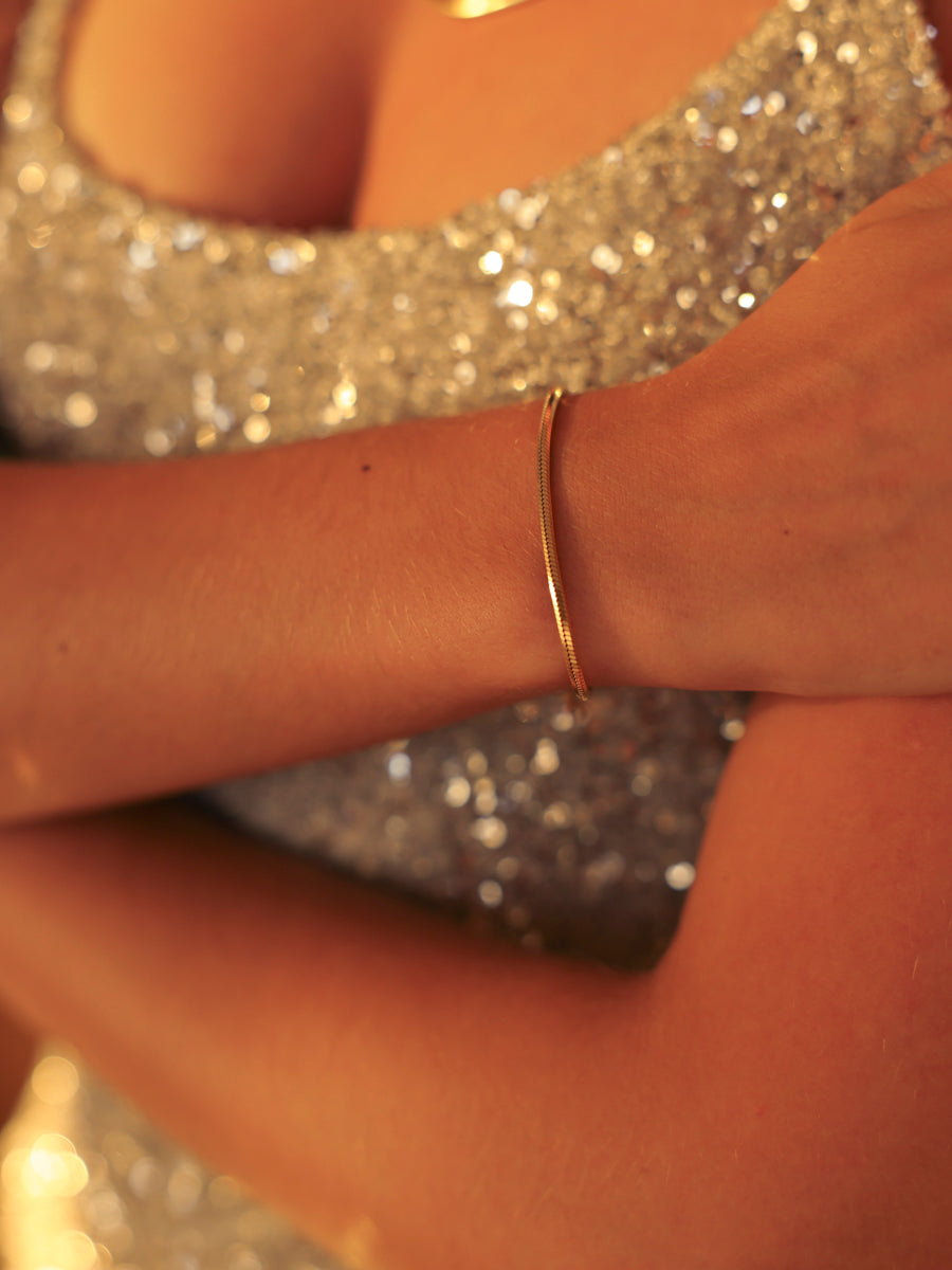 Urban Oval Sleek ARMBAND