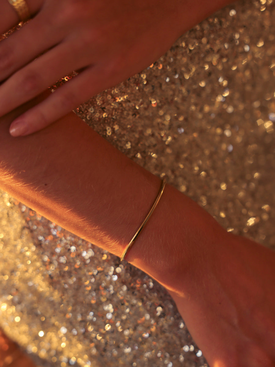Urban Oval Sleek ARMBAND