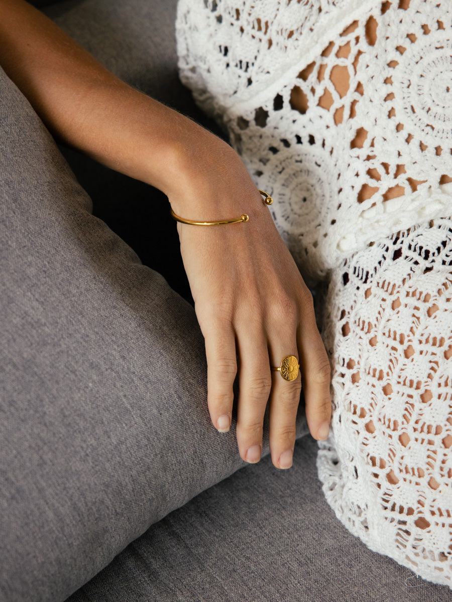 Minimal Grace Armcuff