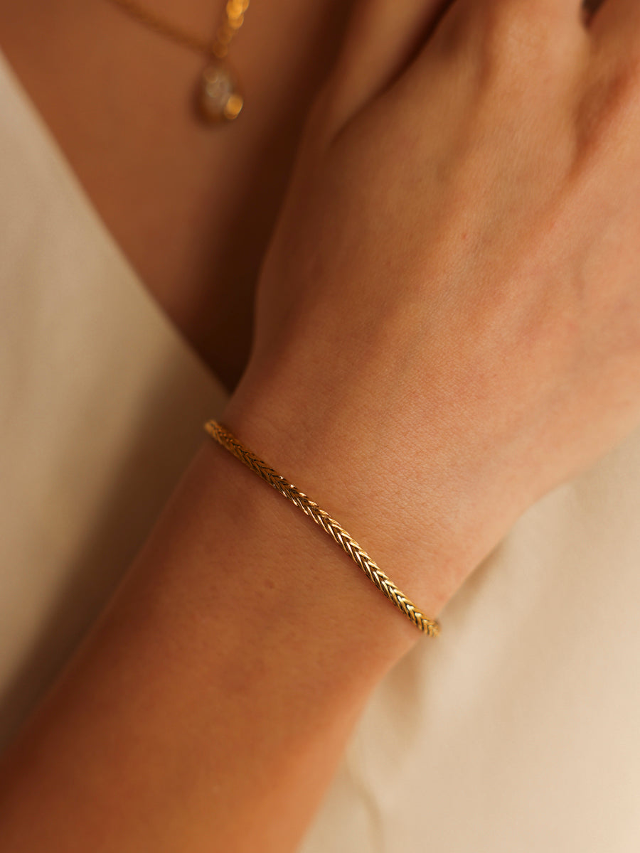 Linear Elegance ARMBAND