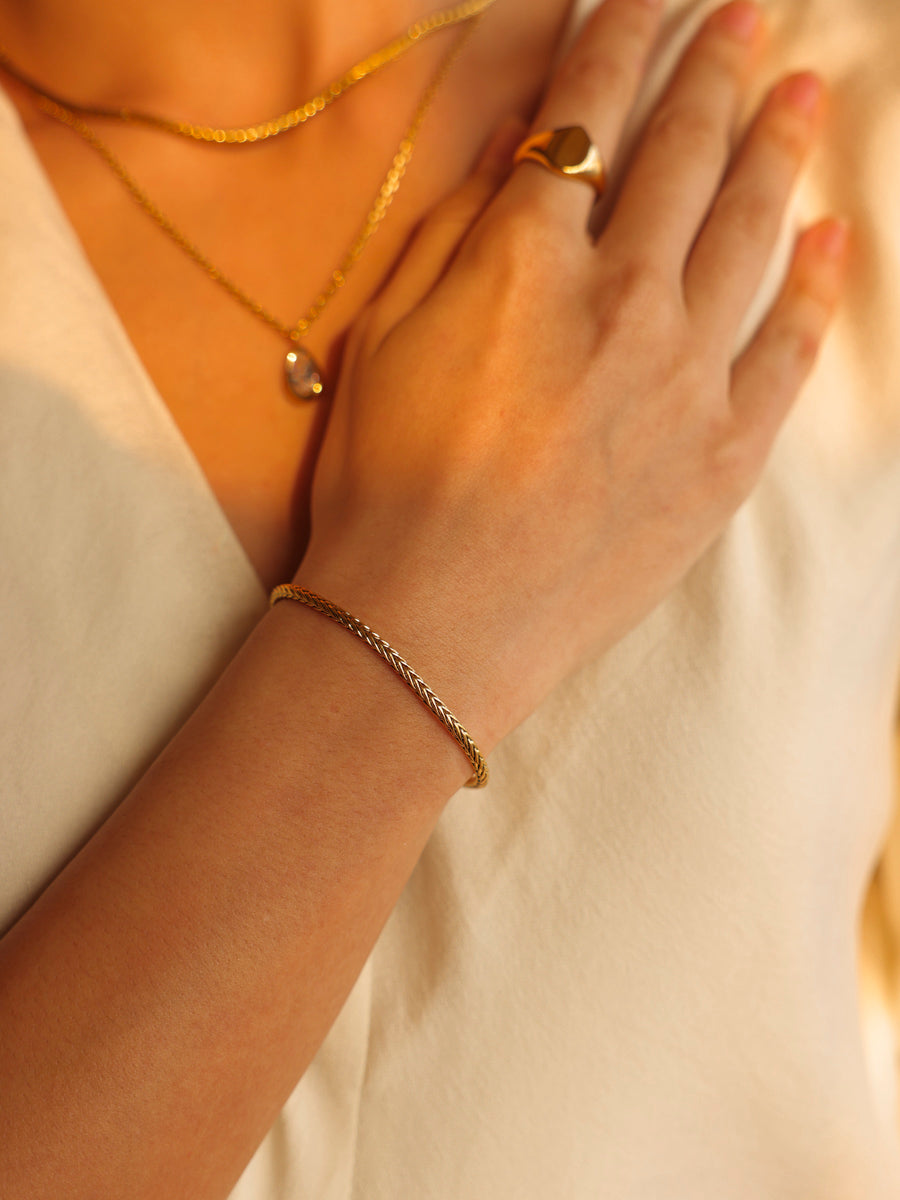 Linear Elegance ARMBAND