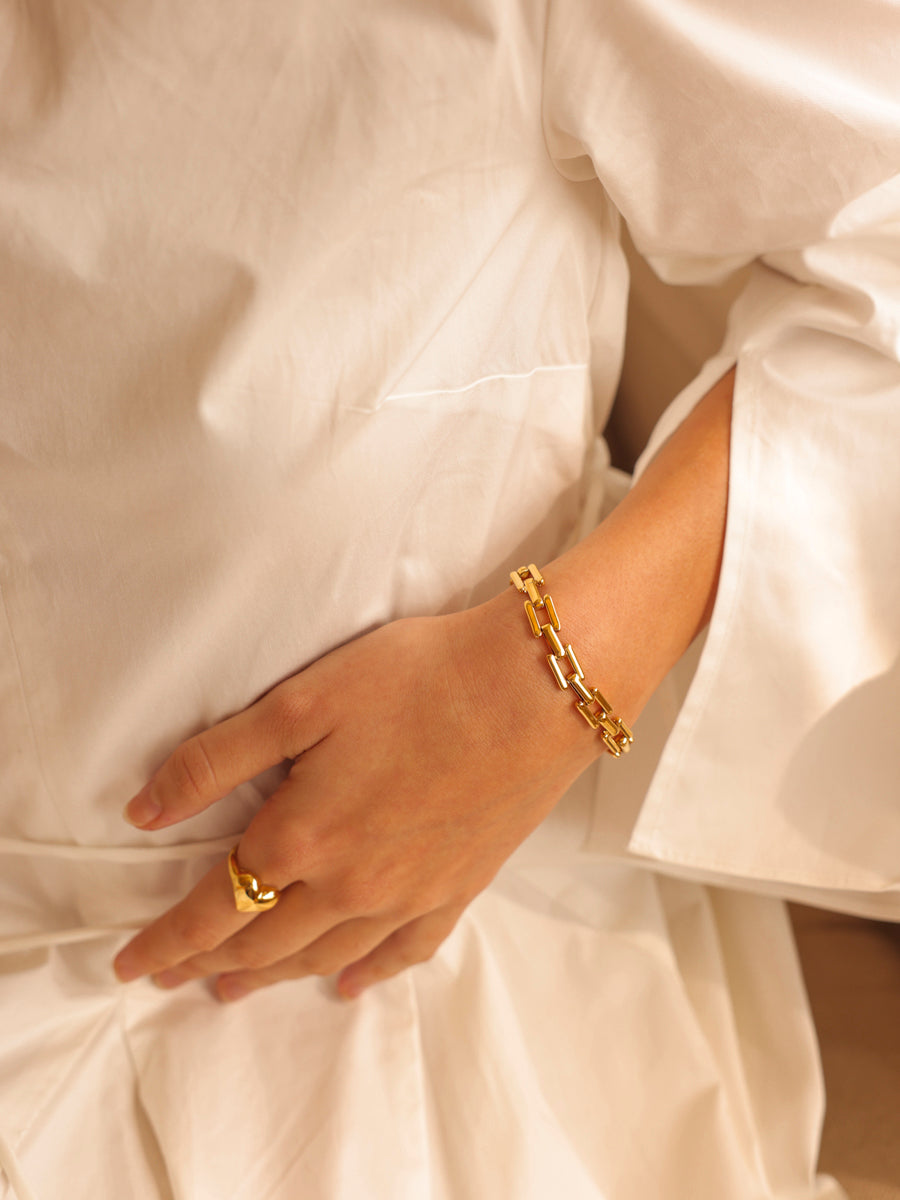 Bold Connection ARMBAND