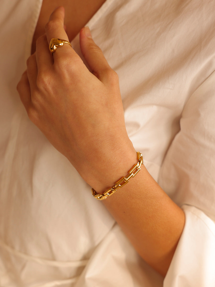 Bold Connection ARMBAND