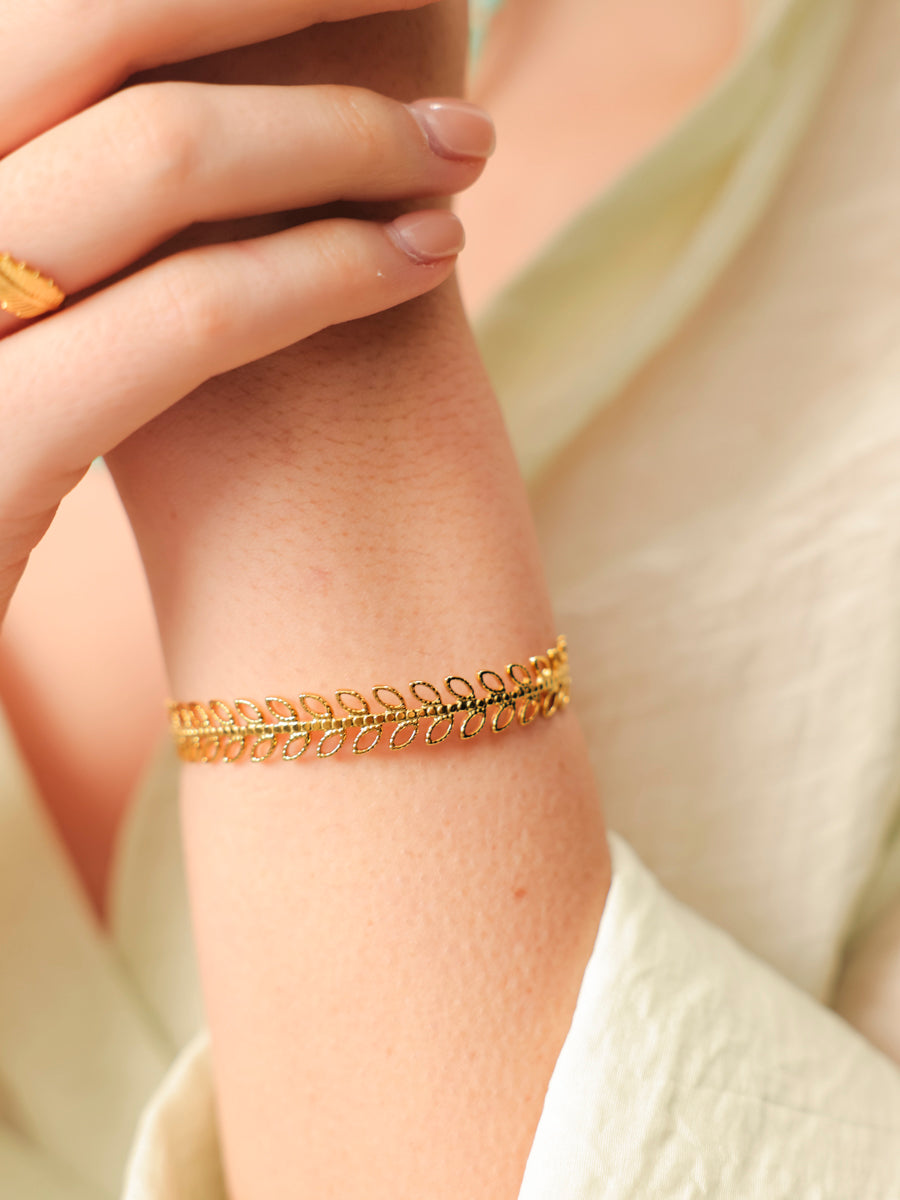 Leafy Embrace Armcuff