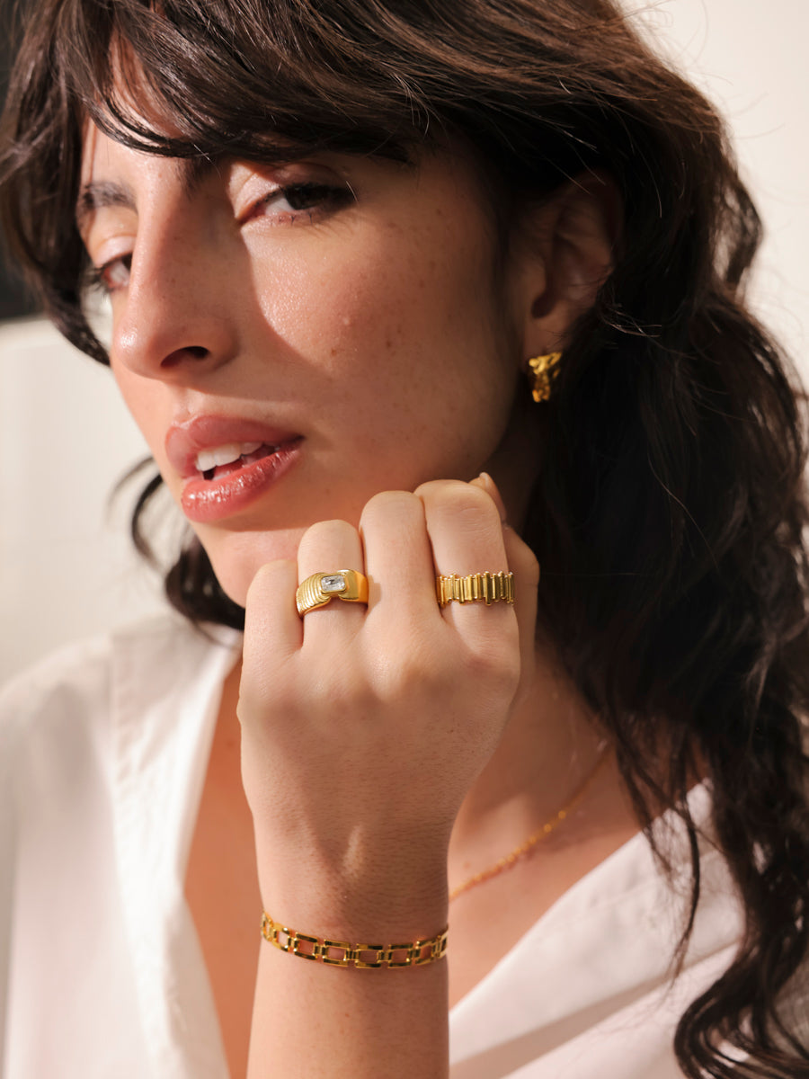 Dainty Loop Armcuff