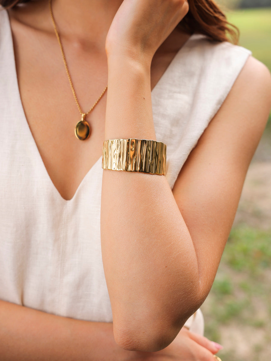Bold Ripple Armcuff