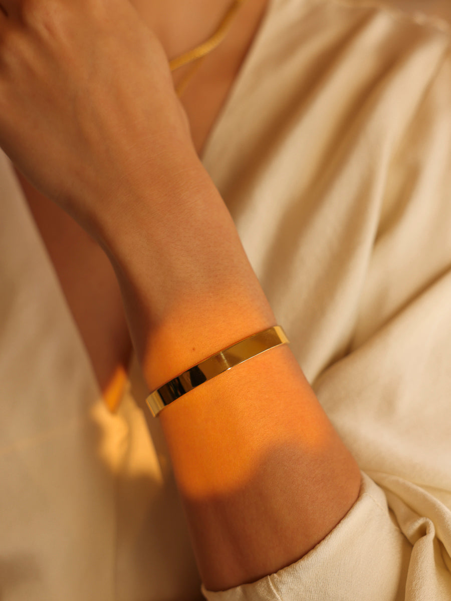 Eclipse Halo Bold Armcuff
