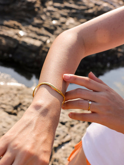 Dreamy Wave Armcuff