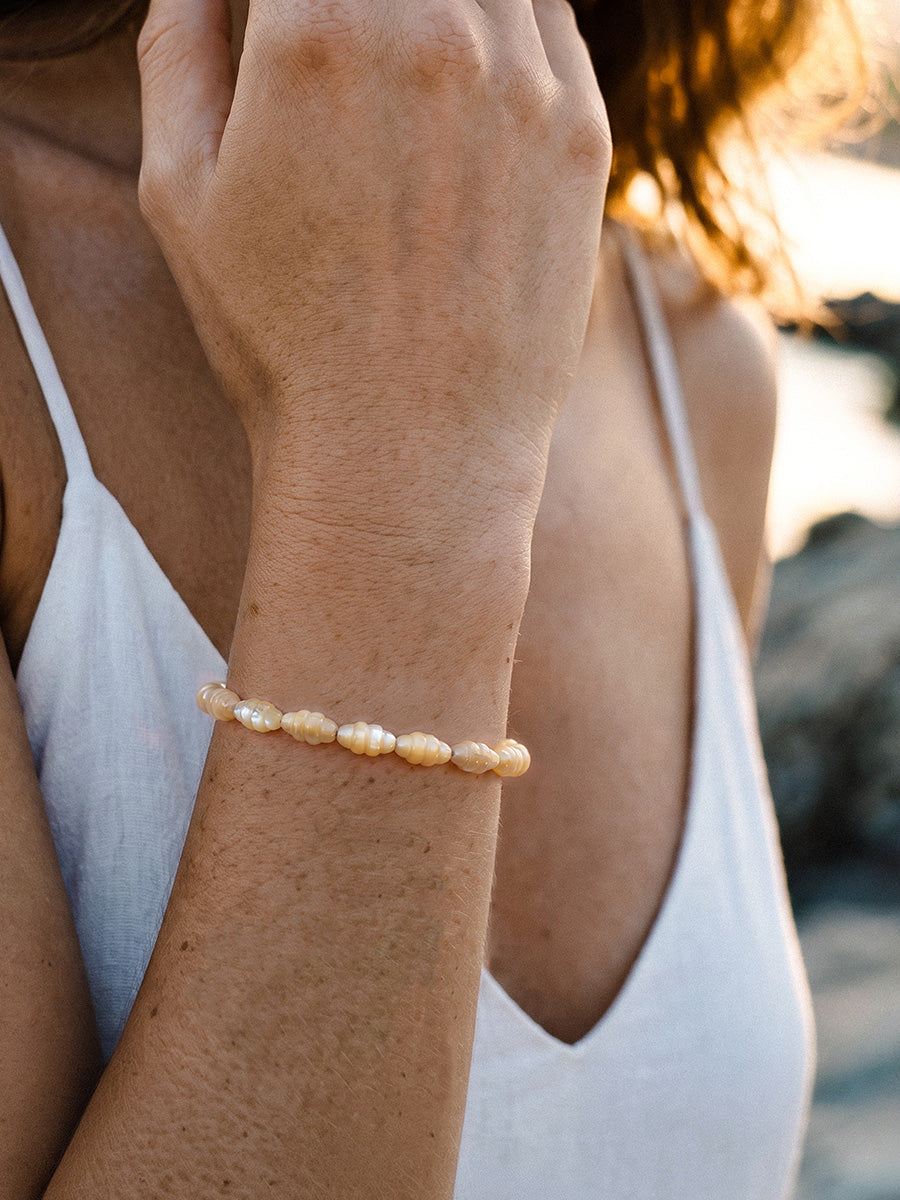 Fantasy Shell ARMBAND
