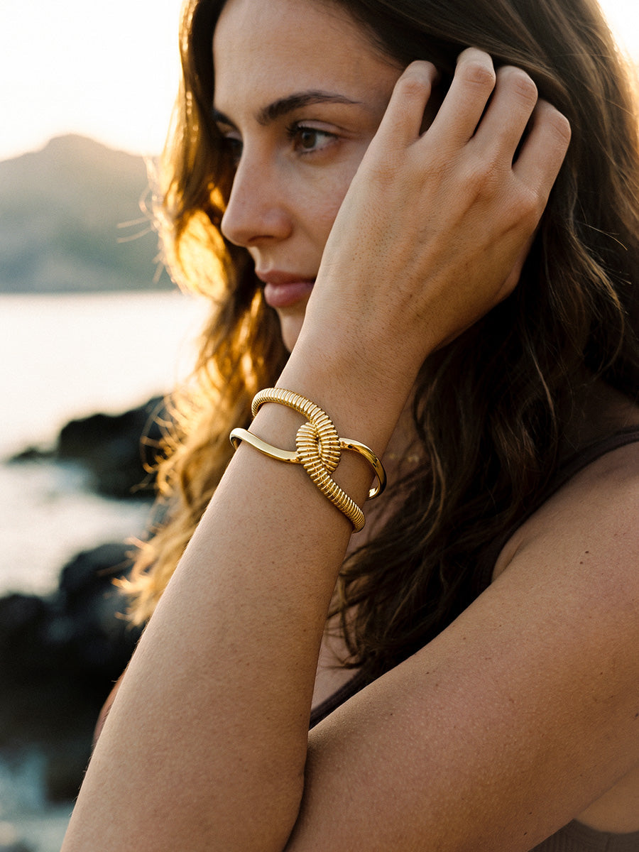 Refined Twist Armcuff