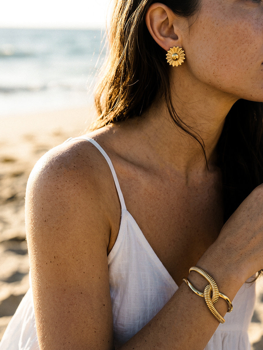 Refined Twist Armcuff