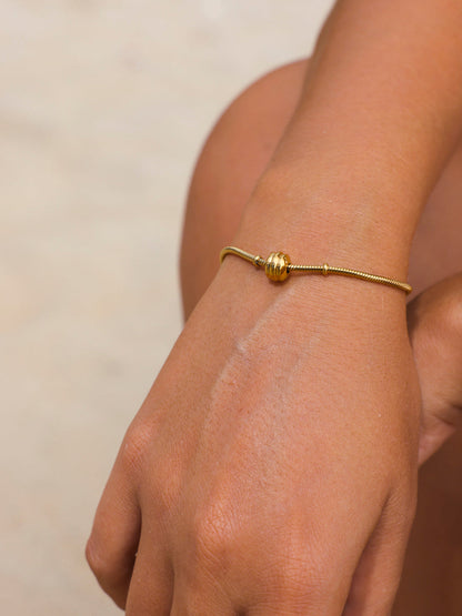Serene Elegance ARMBAND