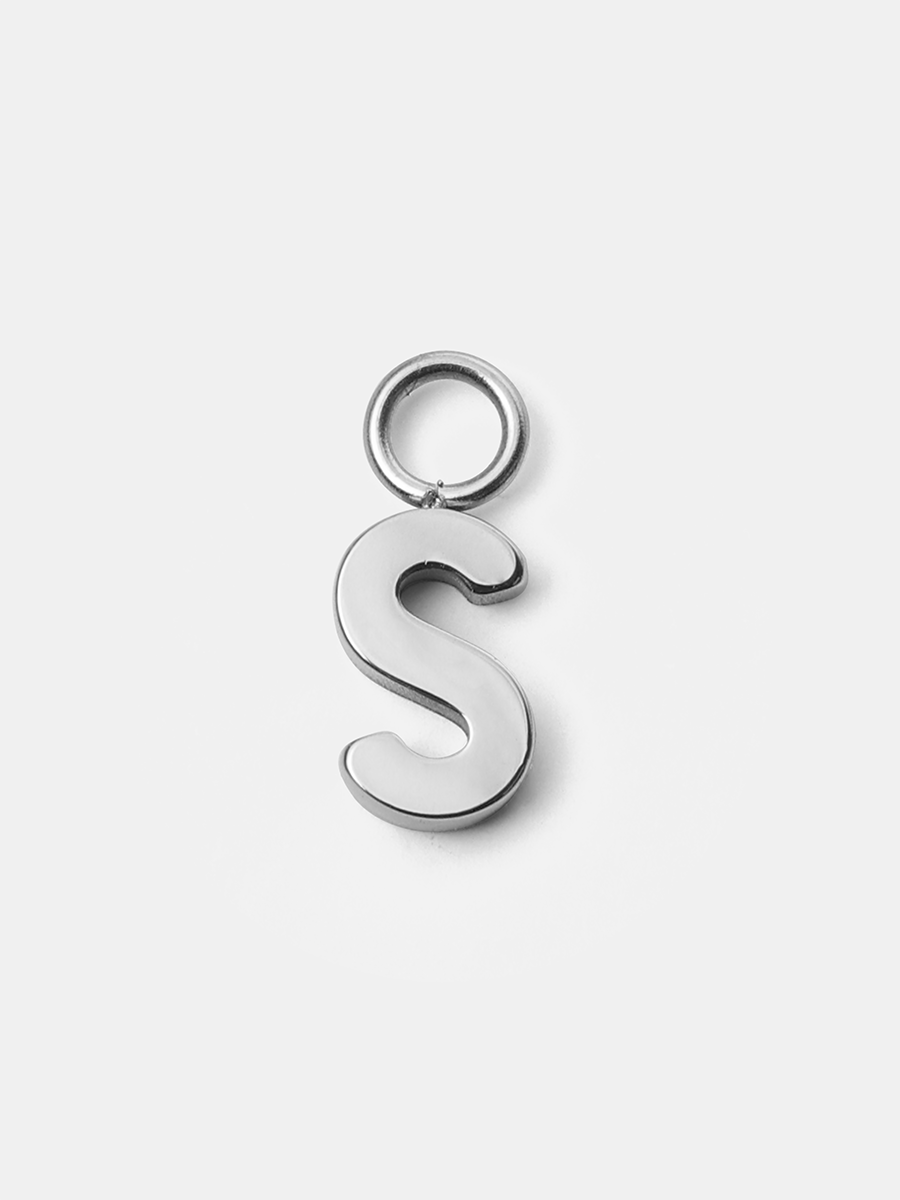 Pure Letter Ohrring-Charms