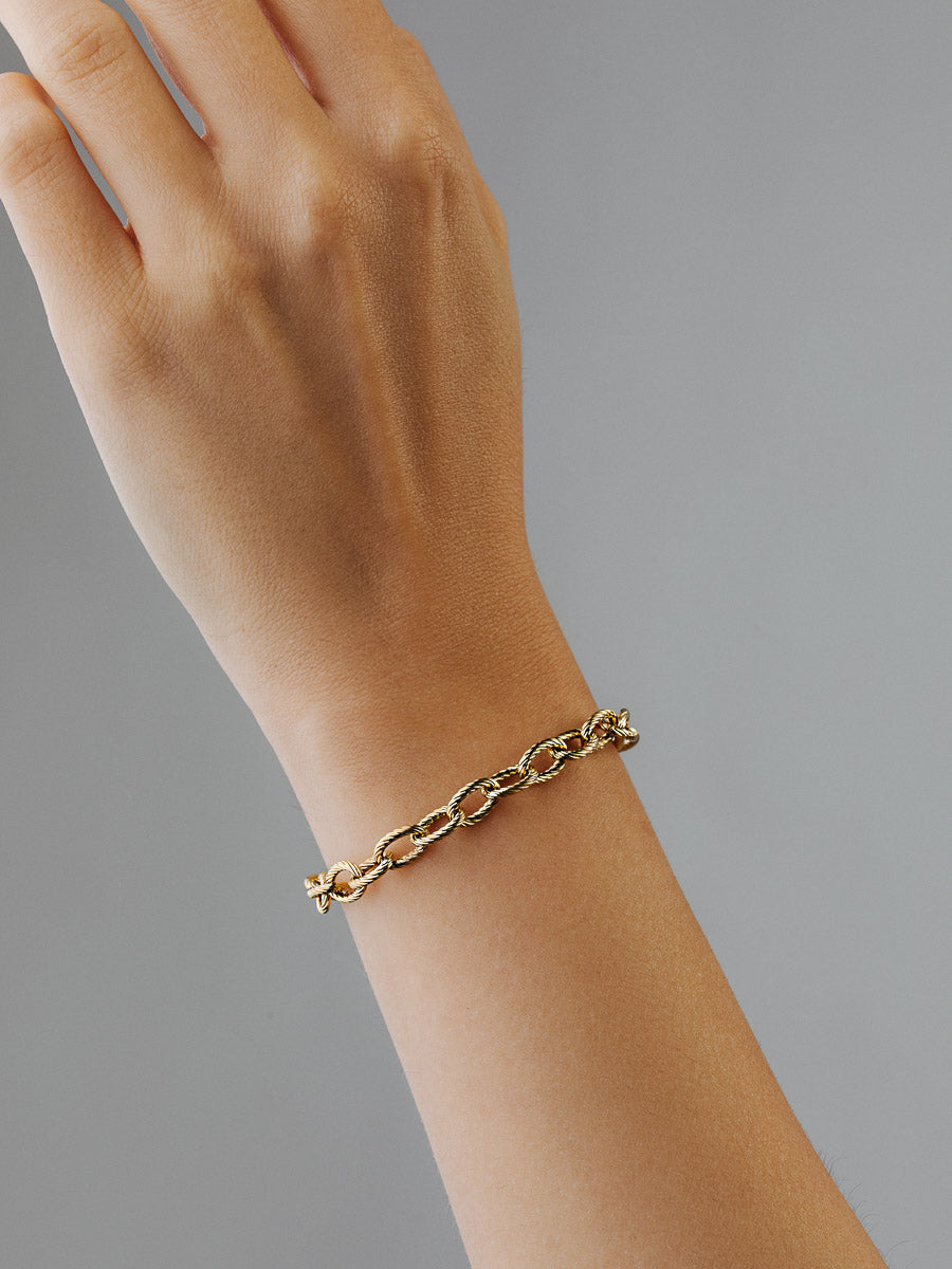 Poised Armband