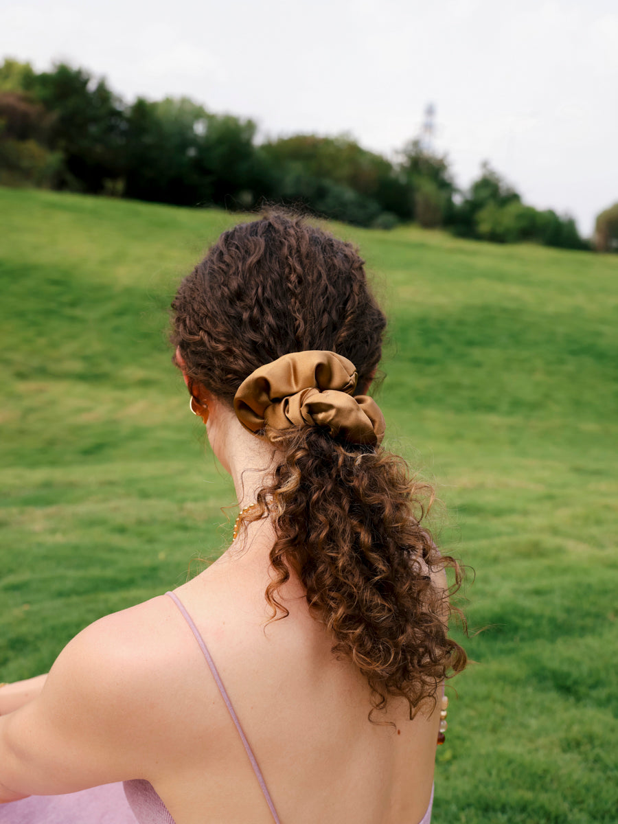 Fluffy Touch Pure Silk Scrunchie Grey