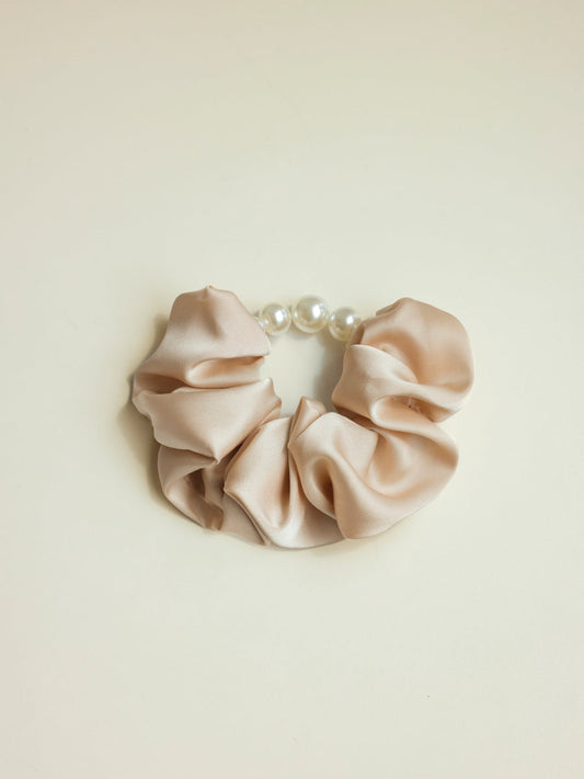 Pearl Elegance Beige Scrunchie
