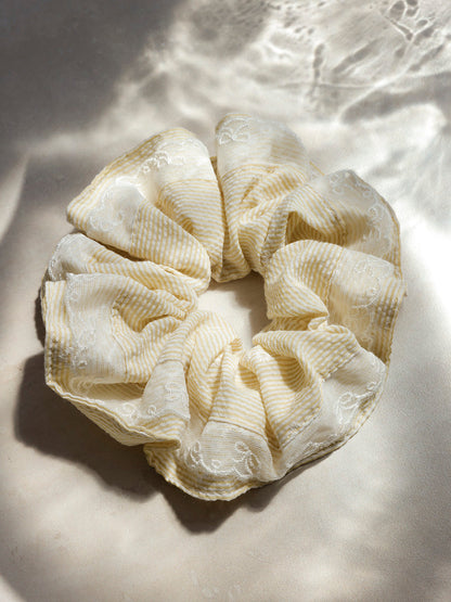 Lace Bow Scrunchie Light Yellow