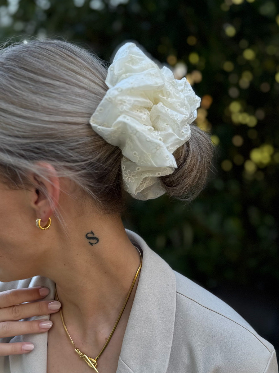 Puffy Lace Scrunchie White