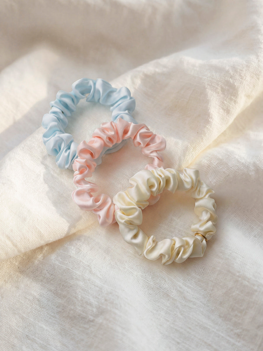 Blissful Pure Silk Medium Scrunchie Cream Blue