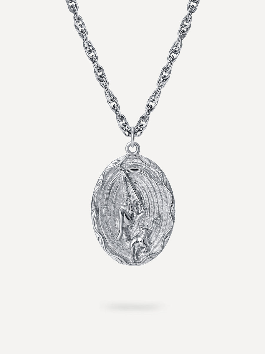 Nature's Embrace of Artemis Kette