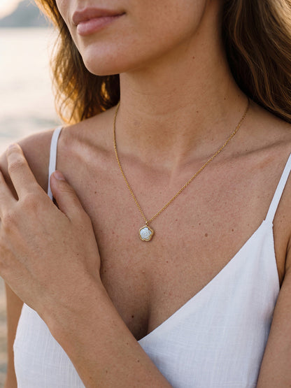 Lively Petal Kette