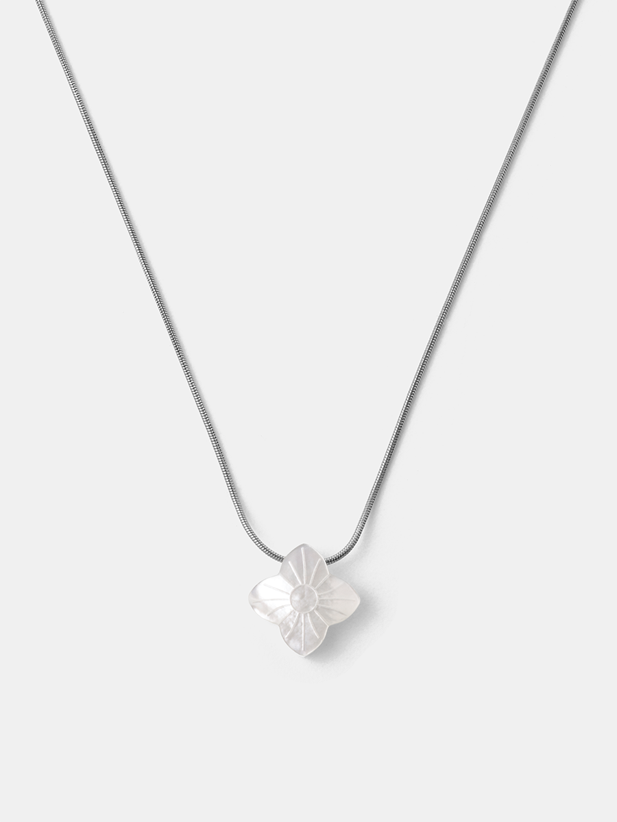 Delicate Bloom Kette
