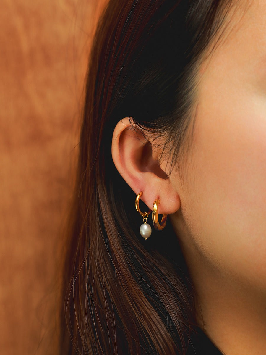 Small Twist Hoop Ohrringe