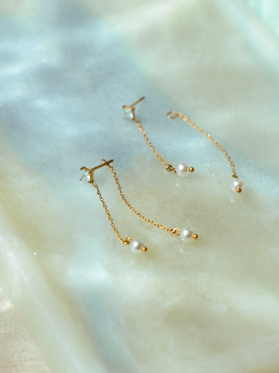 Dangling Pearl Ohrringe