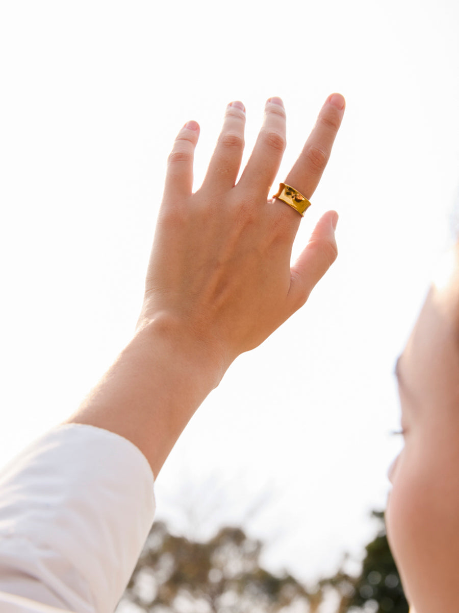 Mirror Arc Ring