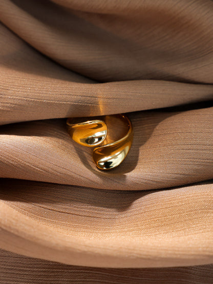 Curved Elegance Ring