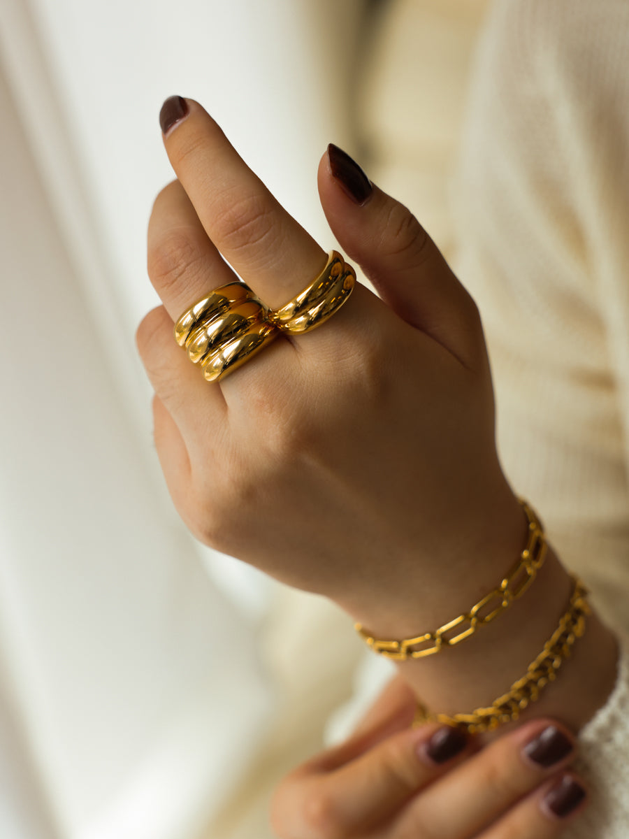 Neo Orbit Ring