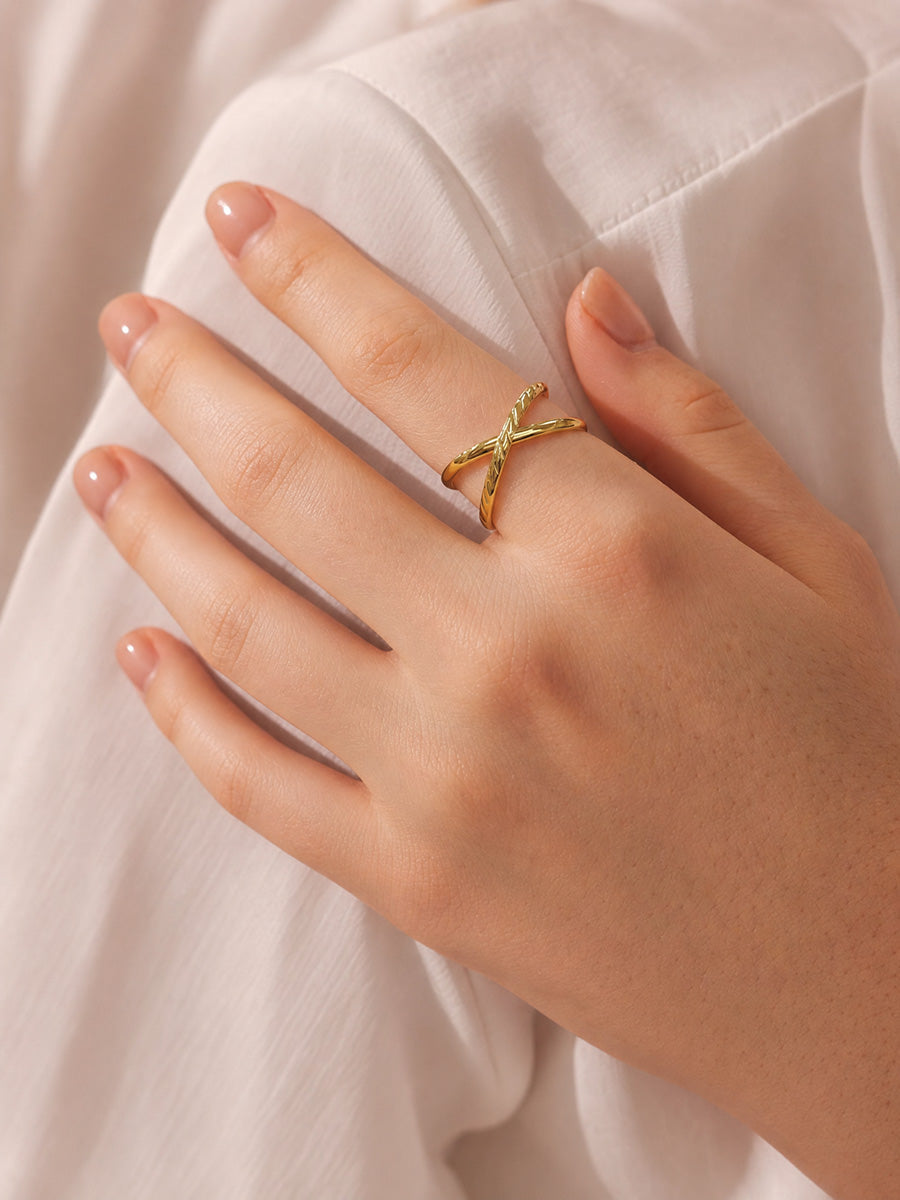Vivid Echo Ring