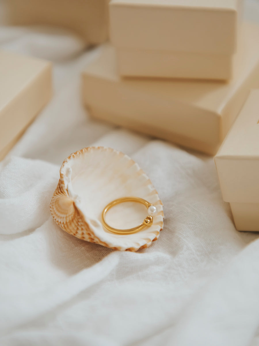 Love in Pearl Ring