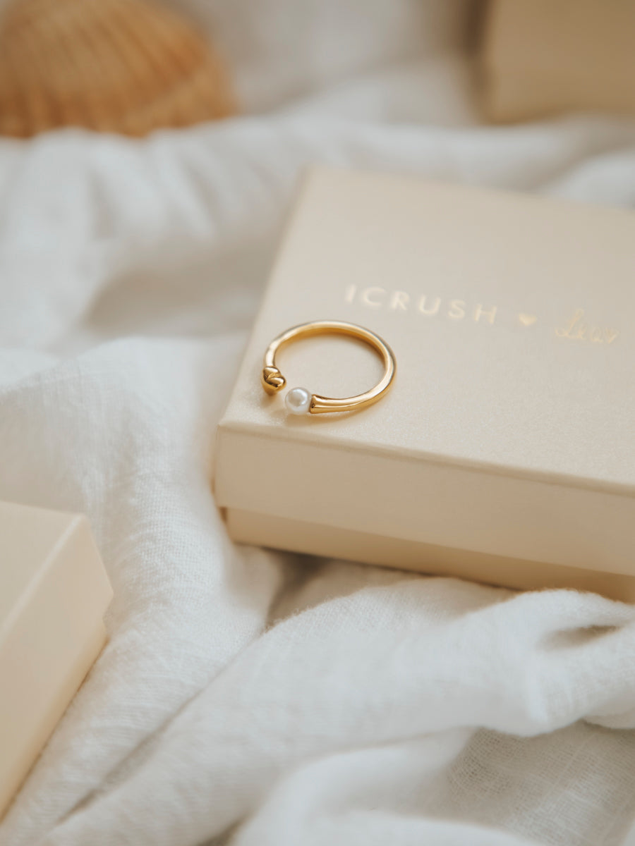 Love in Pearl Ring