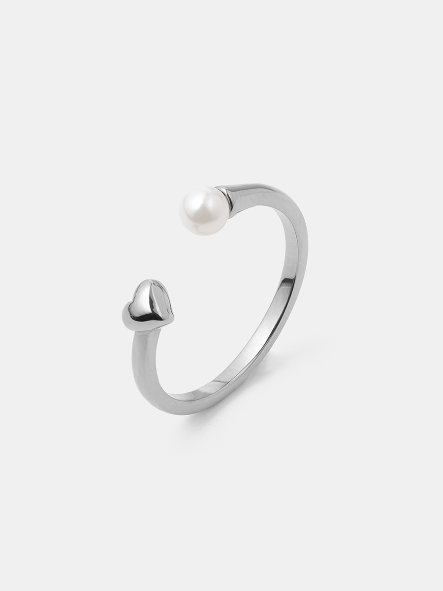 Love in Pearl Ring