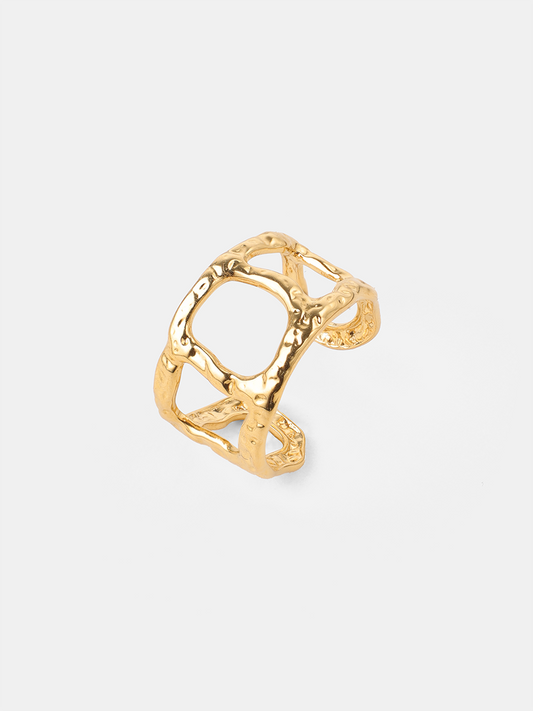 Infinite Trace Ring