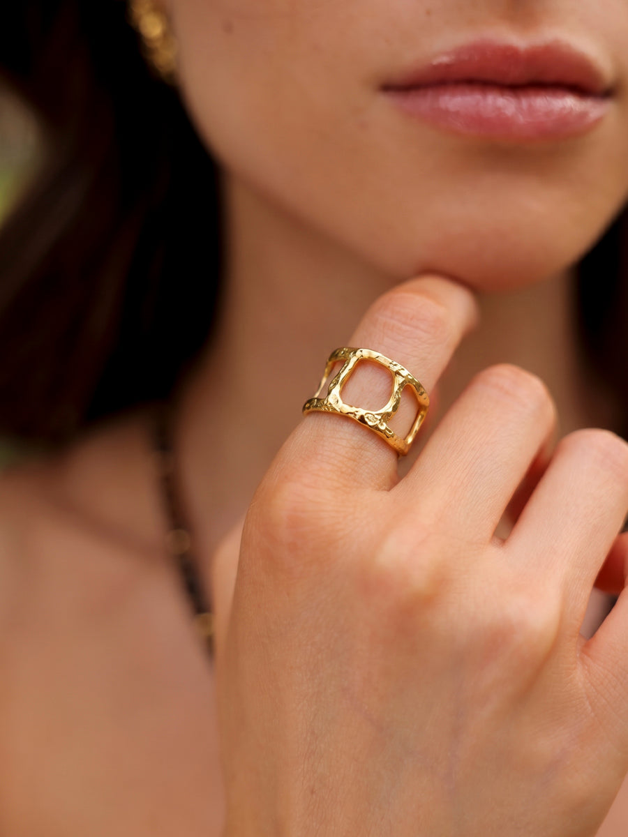 Infinite Trace Ring