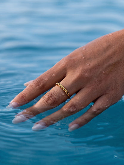Sphere Tale Ring