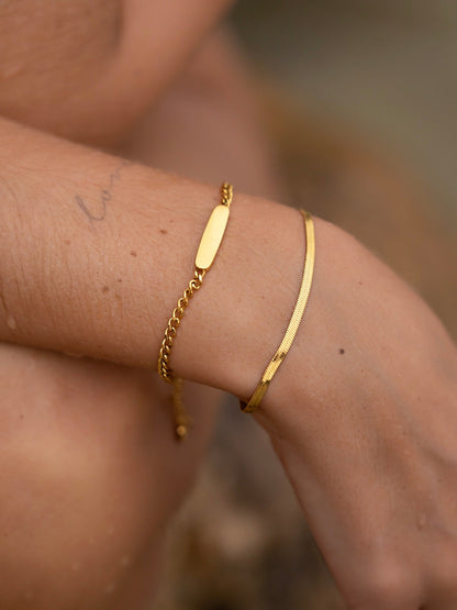Sleek Armband